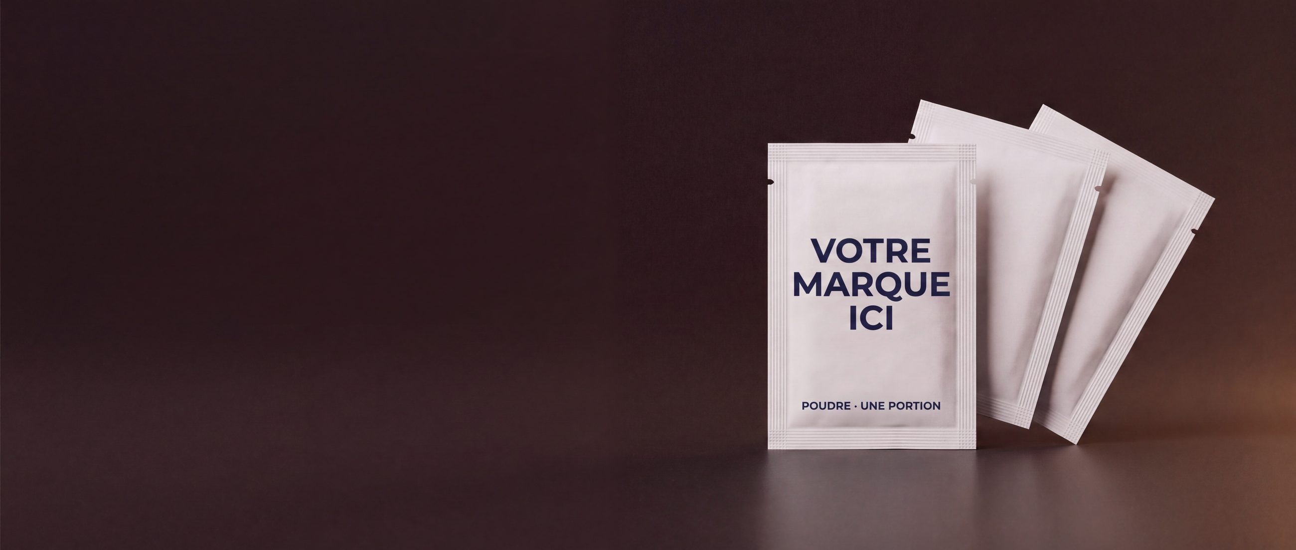 Sachets de poudre vierges avec la mention « VOTRE MARQUE ICI » imprimée devant — maquette marque blanche