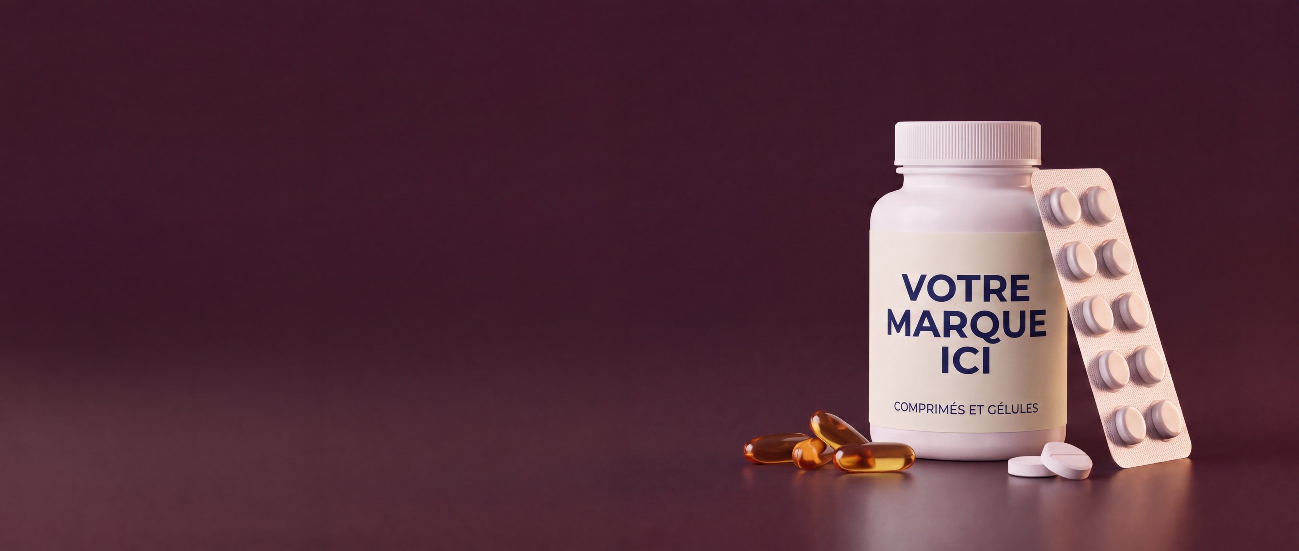Pot de compléments alimentaires en marque blanche avec étiquette « VOTRE MARQUE ICI », un blister de comprimés et des capsules molles