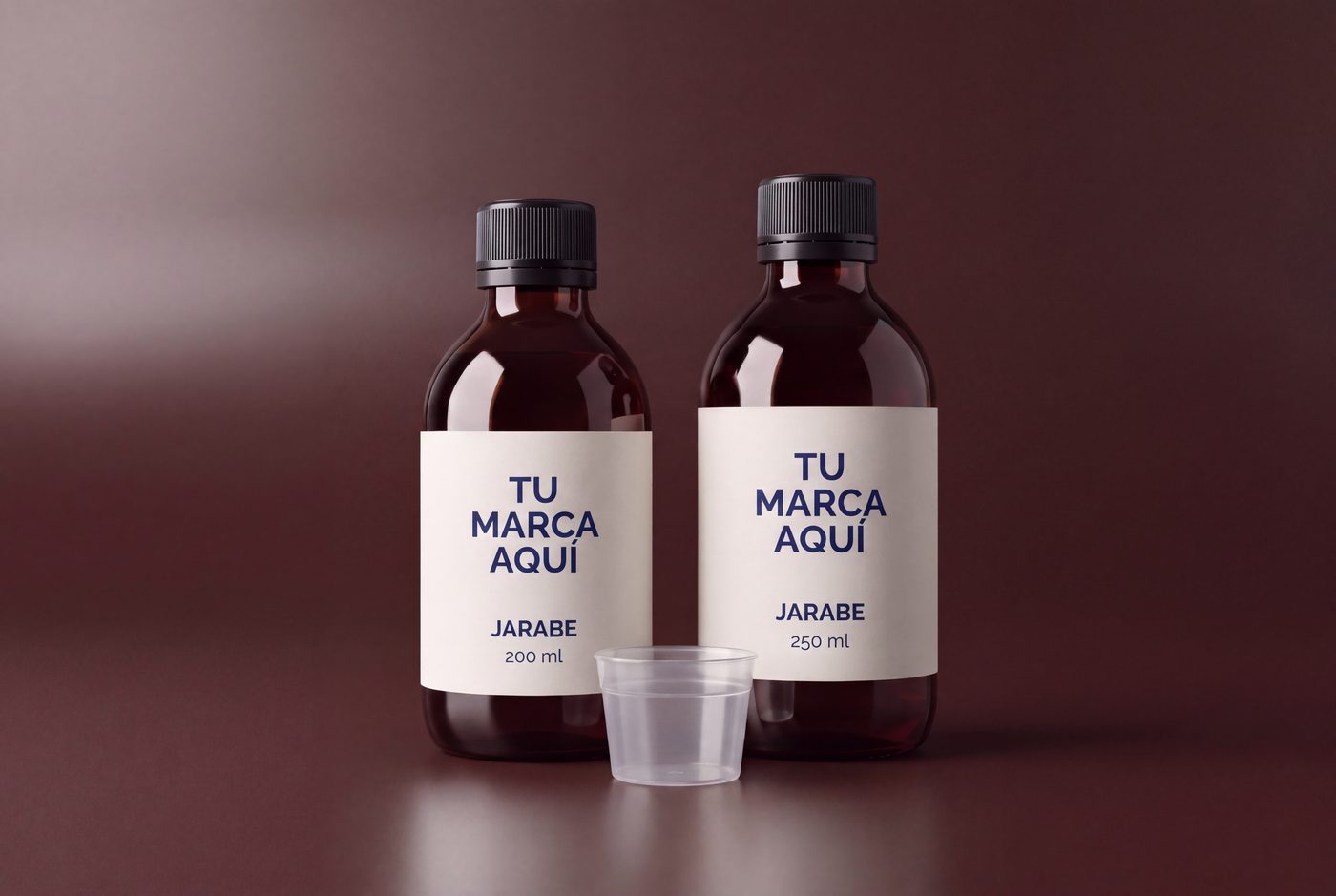 Jarabes de complemento líquido de marca blanca en frascos de vidrio ámbar de 200 y 250 ml con vaso dosificador