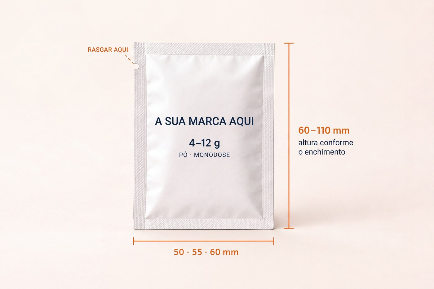 Maquete de saqueta de marca própria em branco com o peso de enchimento de 4 a 12 gramas e a largura de 50 a 60 milímetros assinalados